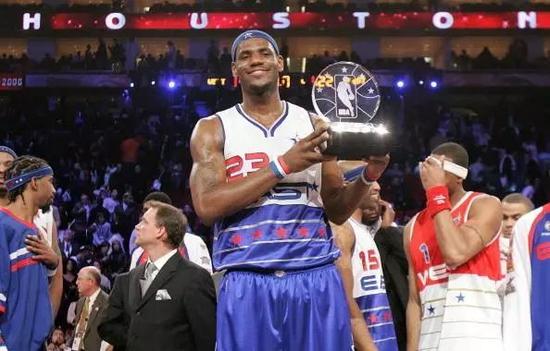  爱德华兹星锐赛斩获MVP  